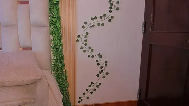 Kitty Milk nm online show from 16, 4, 2026