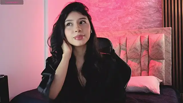Snapshot of chloe_bluee_ chatting on 24, 4, 2026 chloe bluee online show from 24, 4, 2026