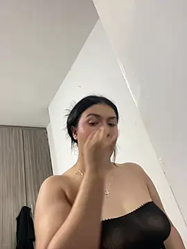 scarleth marquezz online show from 27, 5, 2026