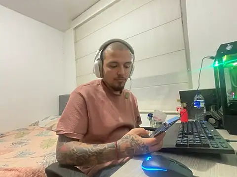 Maximo Garcia17 online show from 8, 3, 2026