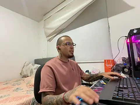 Maximo Garcia17 online show from 21, 3, 2026