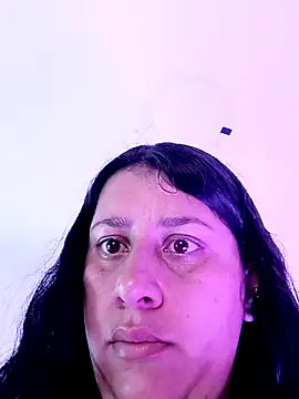 LunaDamasco online show from 2, 4, 2026