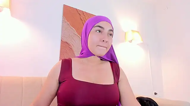 Snapshot of Malika_Noor chatting on 5, 5, 2026 Malika Noor online show from 5, 5, 2026