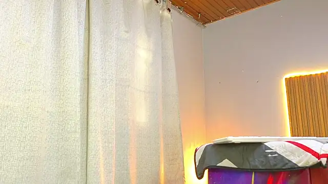 CIccioline pussyGolden online show from 4, 3, 2026