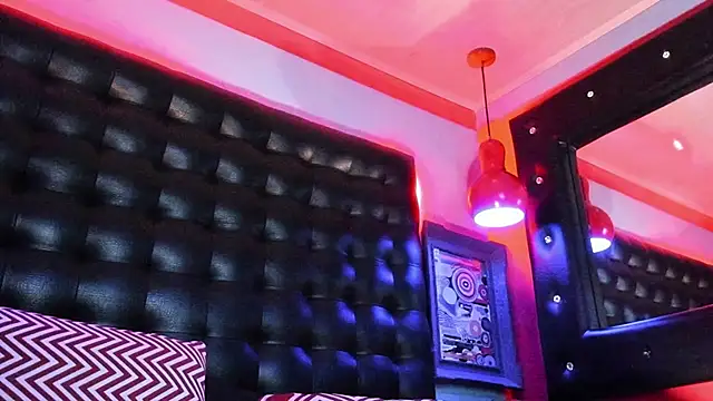 SantiagoHincapiie online show from 15, 3, 2026