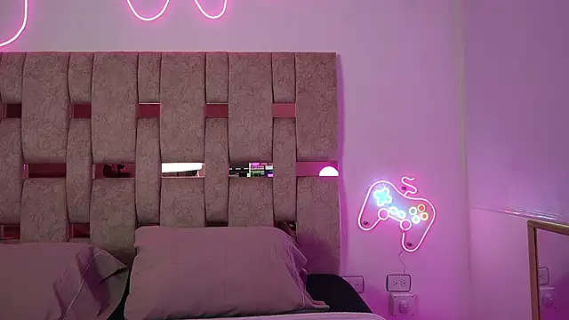 Fernanda thail  online show from 14, 4, 2026