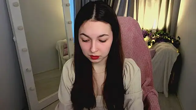 BellaThery online show from 2, 4, 2026