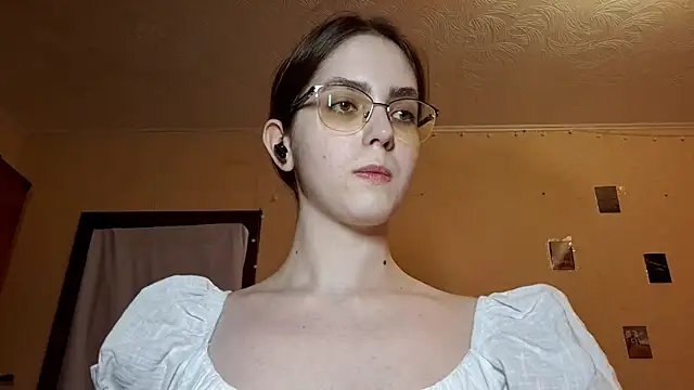 Katelemon online show from 5, 4, 2026