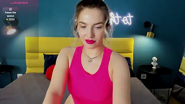 StellaAlluring online show from 19, 5, 2026