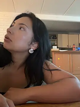 Snapshot of susi_chimm chatting on 18, 4, 2026 susi chimm online show from 18, 4, 2026