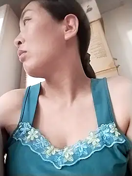 lris-Beauty77 online show from 5, 4, 2026