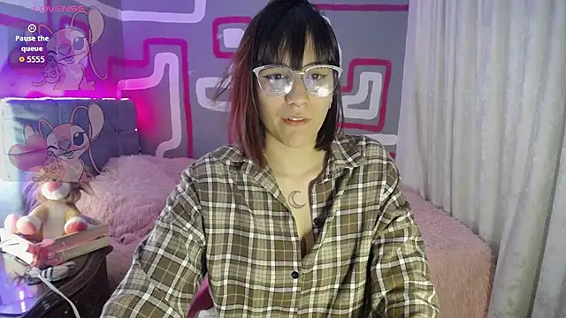 Snapshot of ElowenVirelle chatting on 14, 3, 2026 ElowenVirelle online show from 14, 3, 2026