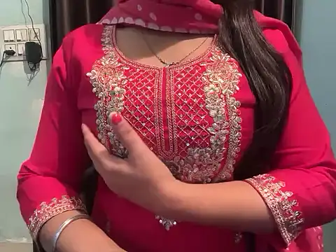 Snapshot of Avneet_kaurr1 chatting on 27, 4, 2026 Avneet kaurr1 online show from 27, 4, 2026