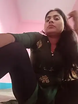 Snapshot of Aanushaka chatting on 9, 5, 2026 Aanushaka online show from 9, 5, 2026