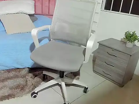 Maverick angel online show from 15, 4, 2026