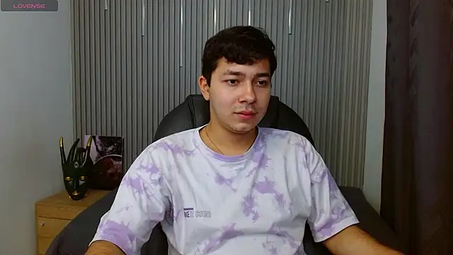 Julian Smith21 online show from 7, 4, 2026