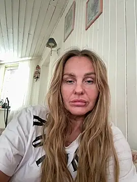 MatureQueen41 online show from 25, 2, 2026