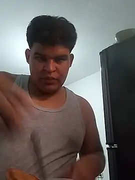 Snapshot of yoker_hot chatting on 18, 7, 2026 yoker hot online show from 18, 7, 2026