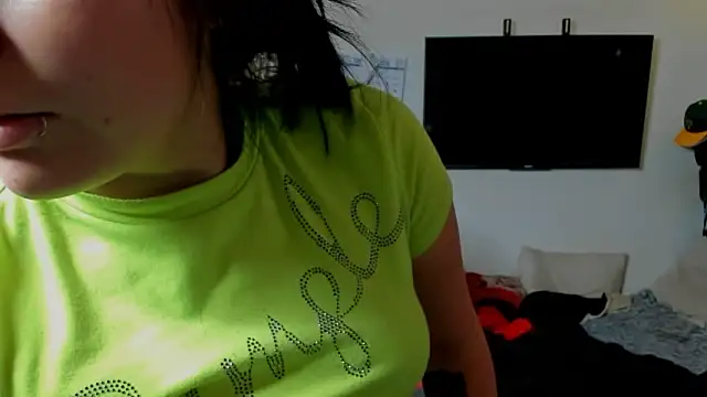 Snapshot of angelique_dubois chatting on 23, 2, 2026 angelique dubois online show from 23, 2, 2026