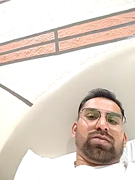 Snapshot of RonitVora chatting on 8, 3, 2026 RonitVora online show from 8, 3, 2026