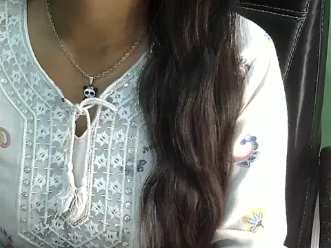 cute momo love online show from 27, 3, 2026