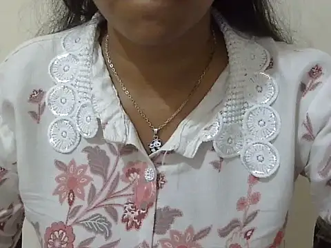 Snapshot of cute_momo_love chatting on 5, 6, 2026 cute momo love online show from 5, 6, 2026