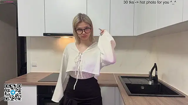 Snapshot of Carolini_i chatting on 21, 4, 2026 Carolini i online show from 21, 4, 2026