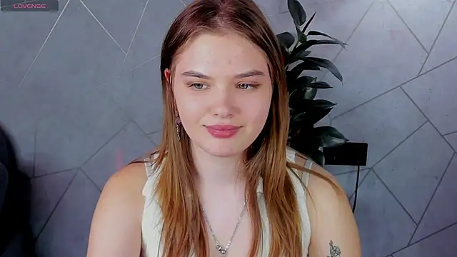 Snapshot of Saraa_Broown chatting on 2, 3, 2026 Saraa Broown online show from 2, 3, 2026