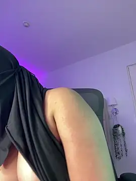 Snapshot of Yasmin_cute chatting on 2, 5, 2026 Yasmin cute online show from 2, 5, 2026