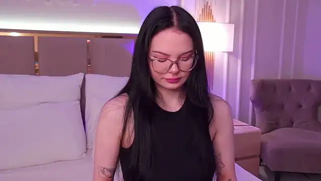 Snapshot of CindyMil chatting on 26, 4, 2026 CindyMil online show from 26, 4, 2026