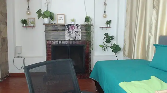Snapshot of Emma_hassani chatting on 21, 5, 2026 Emma hassani online show from 21, 5, 2026