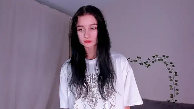 Snapshot of kira_montelle chatting on 26, 2, 2026 kira montelle online show from 26, 2, 2026