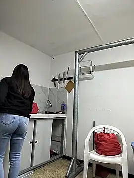 MaskedLatinaX online show from 2, 4, 2026