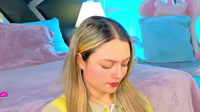 Snapshot of Giigii_Hadid_ chatting on 25, 2, 2026 Giigii Hadid online show from 25, 2, 2026