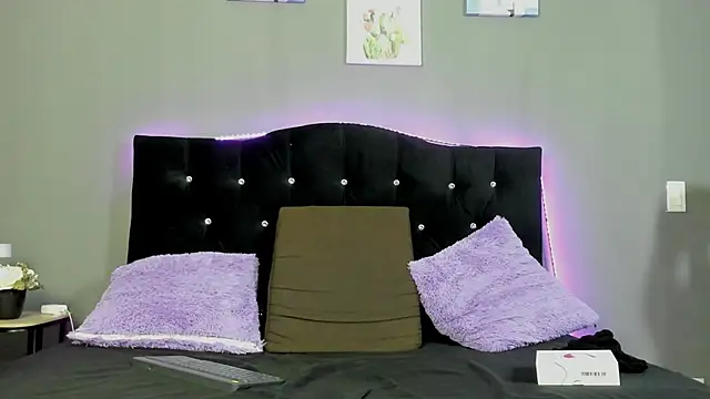 Eros Lux online show from 8, 4, 2026