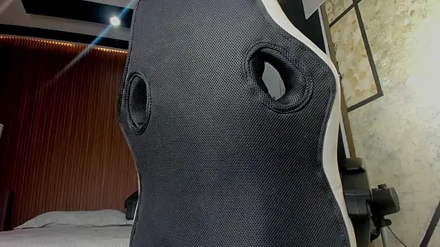 DylanRoyce  online show from 17, 4, 2026