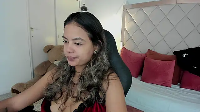 dulce lyraa1 online show from 6, 3, 2026