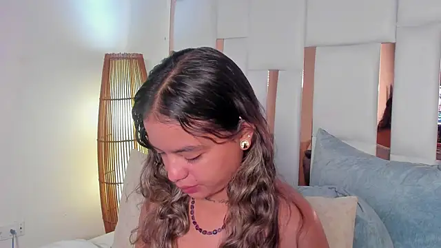 Snapshot of dulce_lyraa1 chatting on 8, 5, 2026 dulce lyraa1 online show from 8, 5, 2026