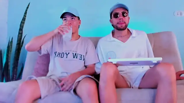 alex and christhoper online show from 20, 5, 2026