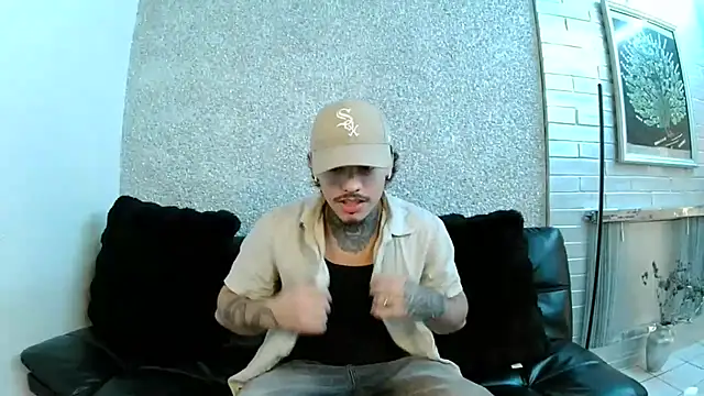 Snapshot of SNAKEARM chatting on 2, 3, 2026 SNAKEARM online show from 2, 3, 2026