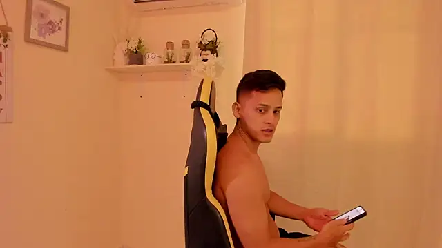 sexy andres01 online show from 9, 3, 2026