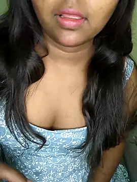 Snapshot of MISS_MADHURIBABY chatting on 22, 4, 2026 MISS MADHURIBABY online show from 22, 4, 2026