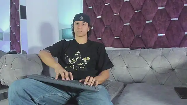 Snapshot of TonyBenedetti chatting on 27, 4, 2026 TonyBenedetti online show from 27, 4, 2026