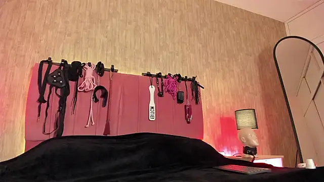 lilith velvet  online show from 11, 3, 2026