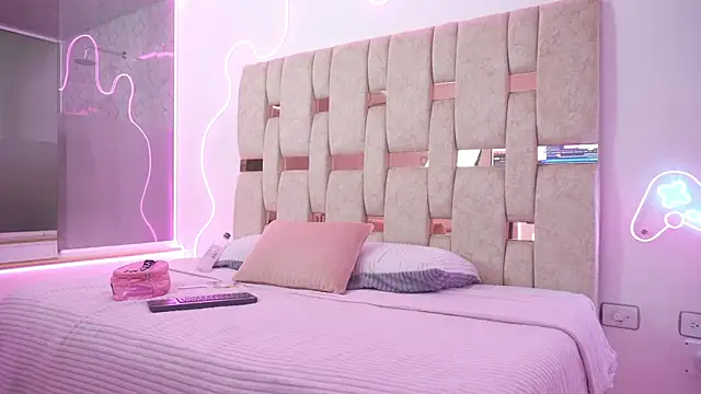 liasuaza online show from 7, 4, 2026