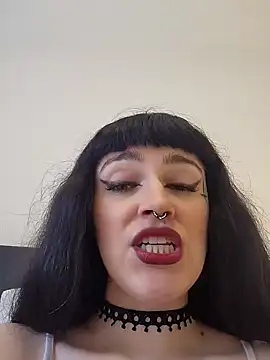 Mommynatrix online show from 28, 3, 2026