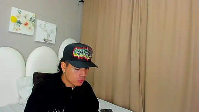 Snapshot of Briian__ chatting on 7, 6, 2026 Briian online show from 7, 6, 2026