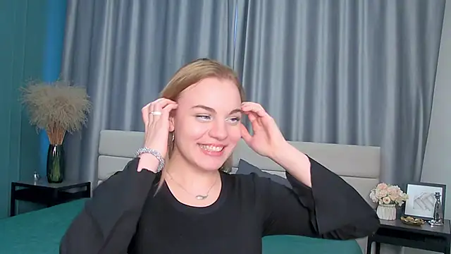 Glow Margo online show from 11, 3, 2026