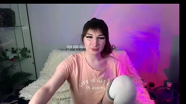 Birdie Kiss online show from 26, 3, 2026