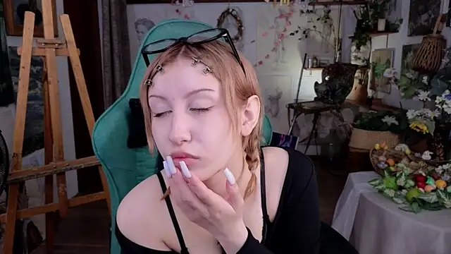 EffieMeowley online show from 27, 3, 2026